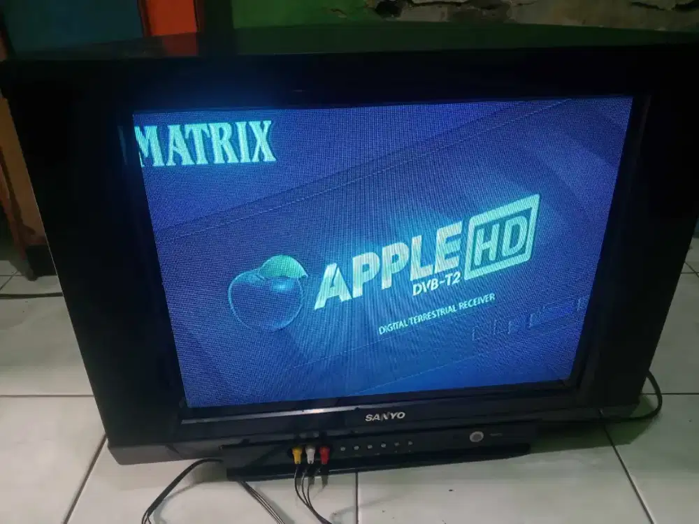 TV tabung Sanyo 21 inchi & STB Matrix Apple merah