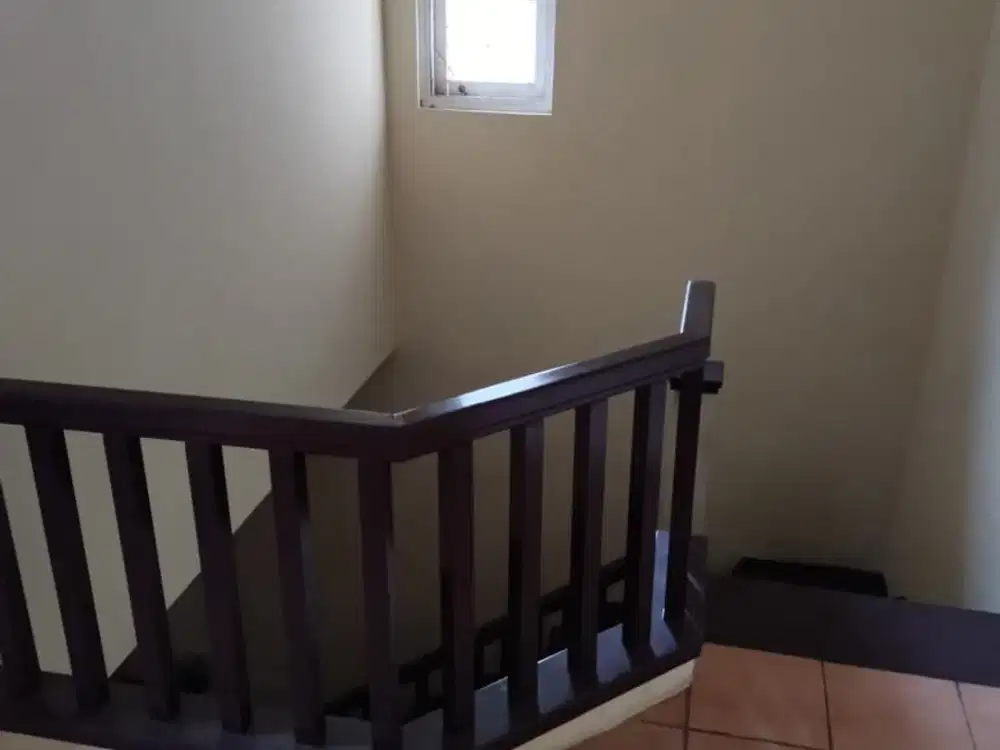 TERLARIS 6,4M NEGO  DIJUAL RUMAH  Sdh di renovasi dan di cat ulang Rumah  TAMAN PROVENCE BSD TANGSE