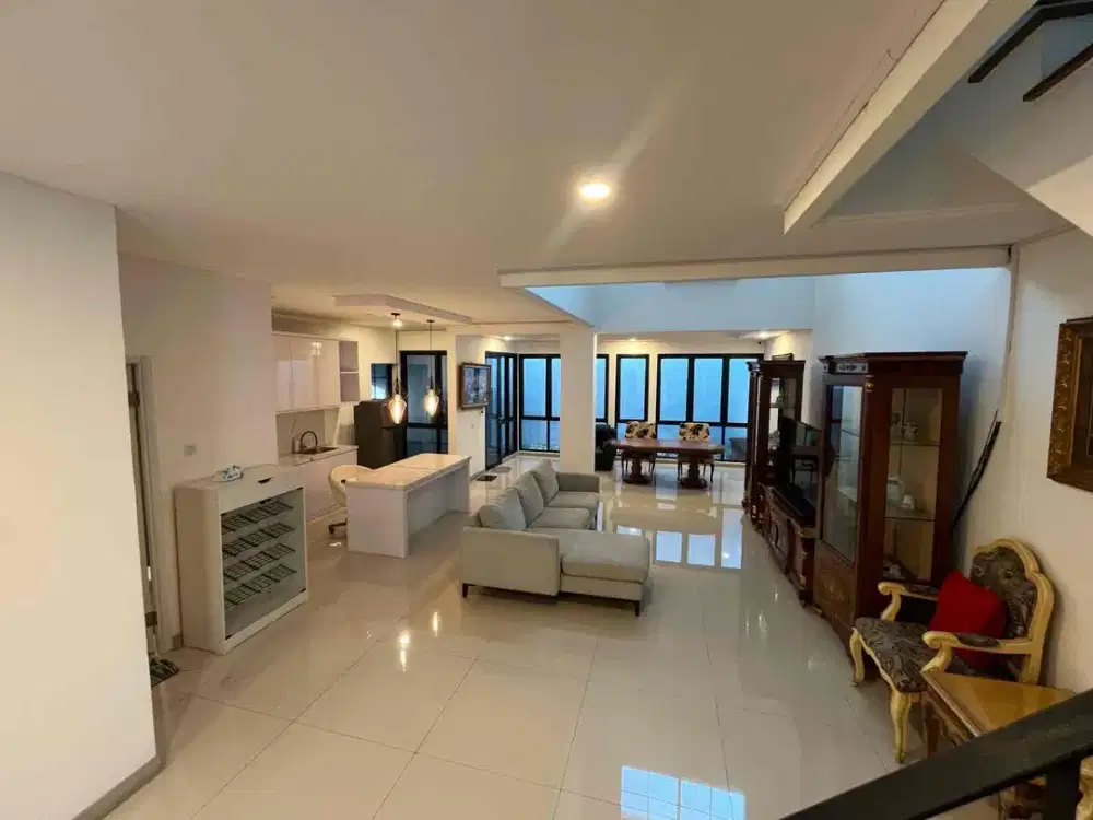 Rumah mewah di Giri Loka 2 full furnished