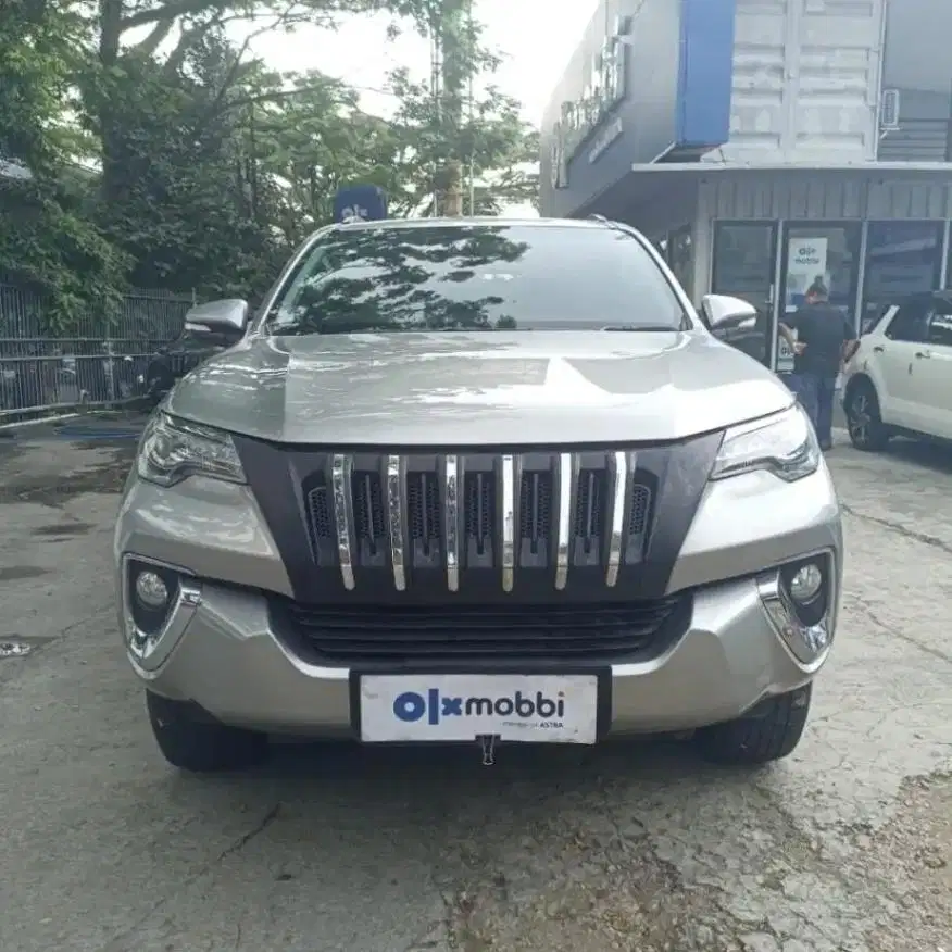 LOW DP Toyota Fortuner 2.7 4x2 SRZ Bensin-AT 2017 BKG