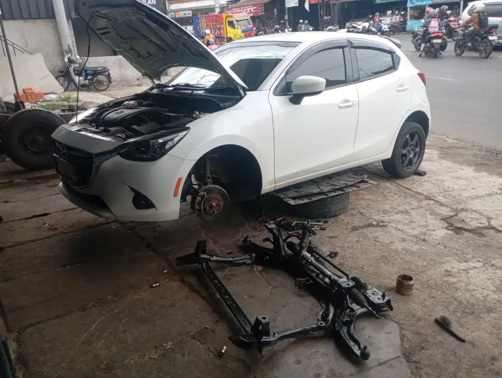 Specialis kaki kaki&rek setir mobil.