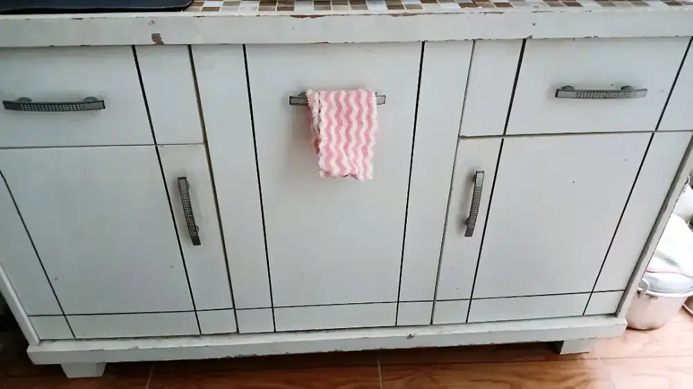 Meja dapur kayu 3 pintu