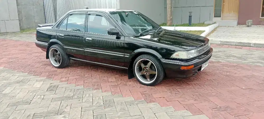 Dijual sedan Toyota Corolla 1.6 SEG Twin Cam 1988 Terawat istimewa