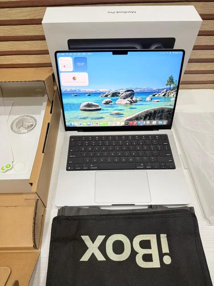 Macbook pro m5 16/1tb 14-inch ibox resmi on 2027 februari bh 100 cc 2