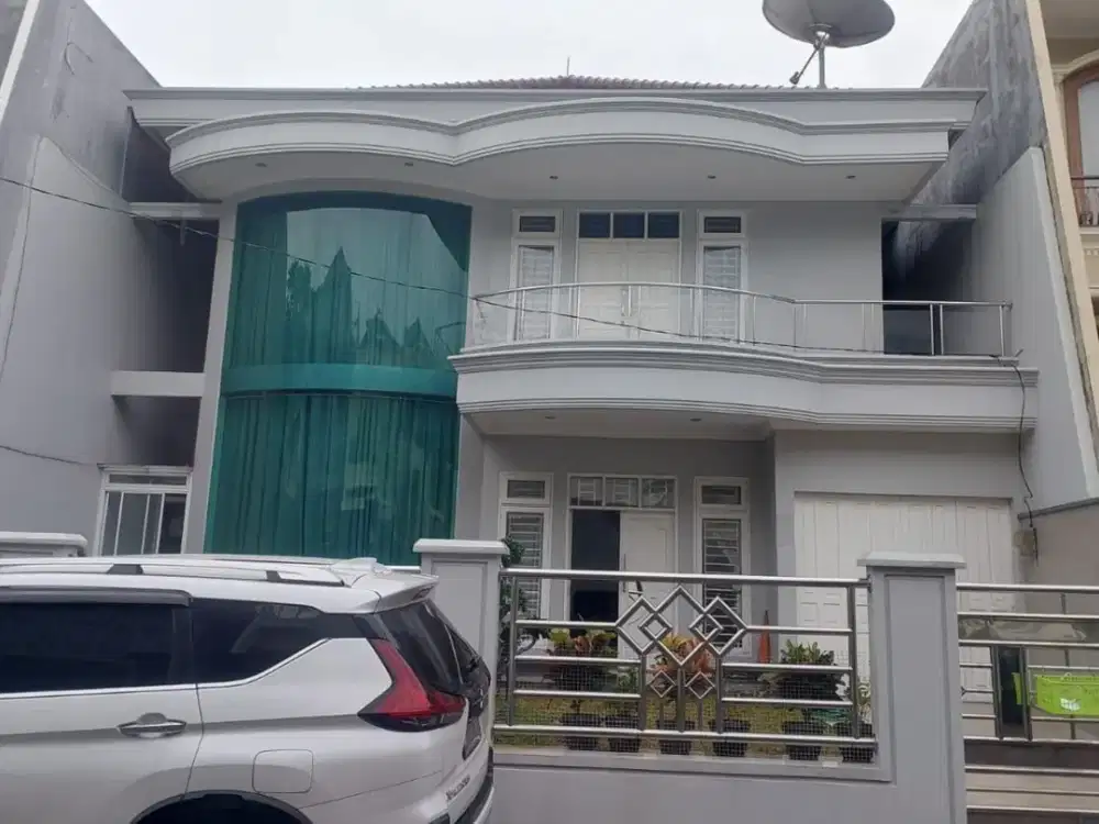 Rumah Villa Gading Indah: 2 Lantai, LT 337, Jalan 3 Mobil, Bebas Banjir