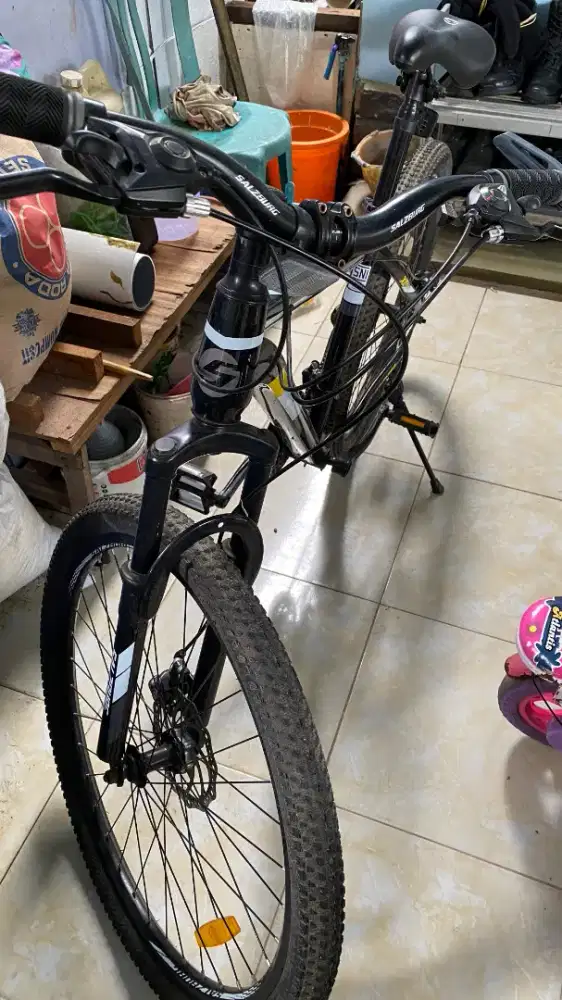 Sepeda merk genio ukuran 26