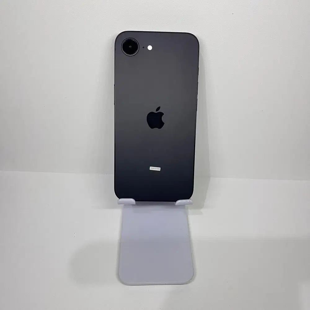 iPhone 16e 128GB Black Garansi Resmi iBox 2027 Like New