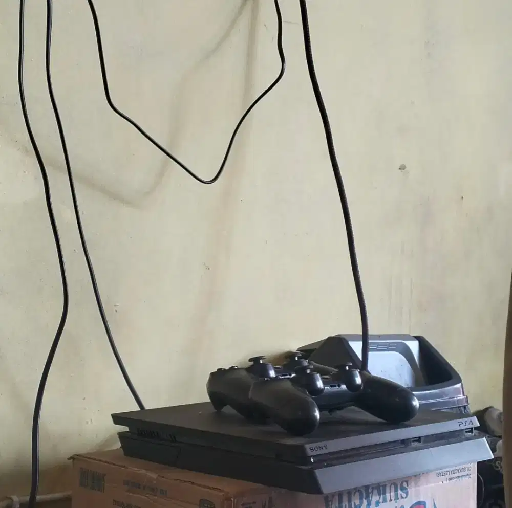 PS 4 SLIM HEN 500 GB