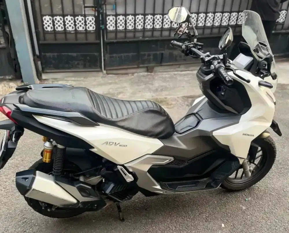 Honda ADV 160 KM RENDAH!! CBS 2024 PUTIH DOFF