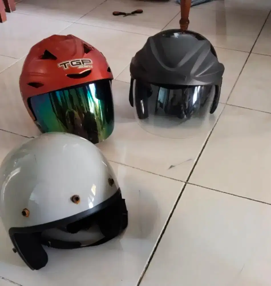 Jual Helm Masih Layak Pakai