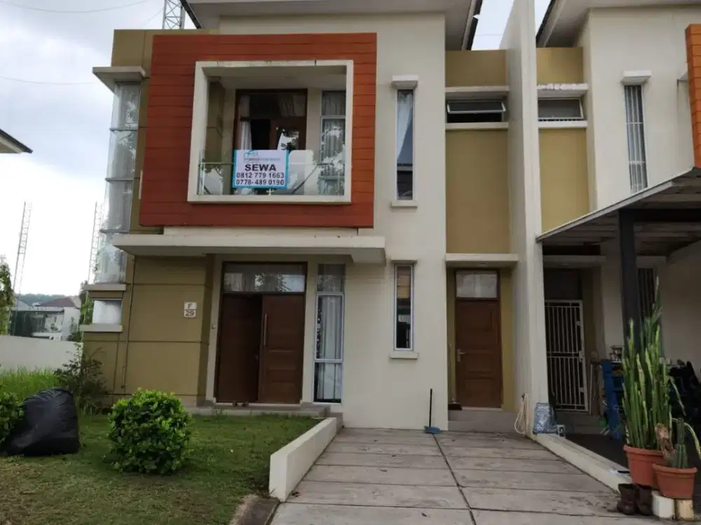 DISEWAKAN 135JUTA/TAHUN RUMAH TAMAN GOLF RESIDENCE 3 - SUKAJADI