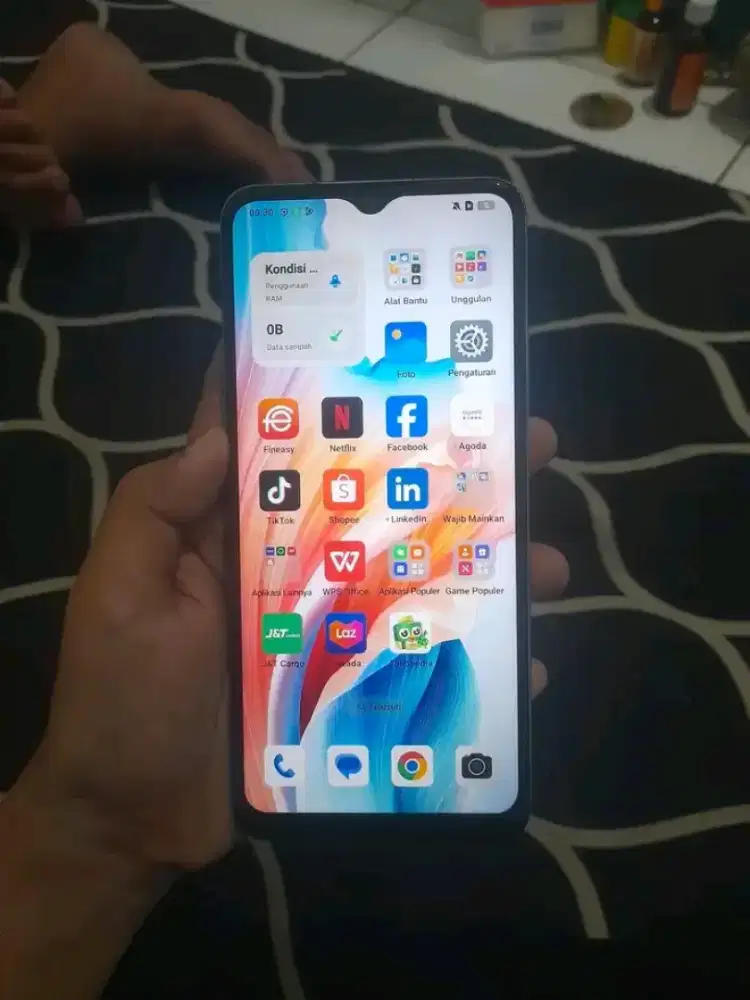 Oppo A18 4/128 batangan