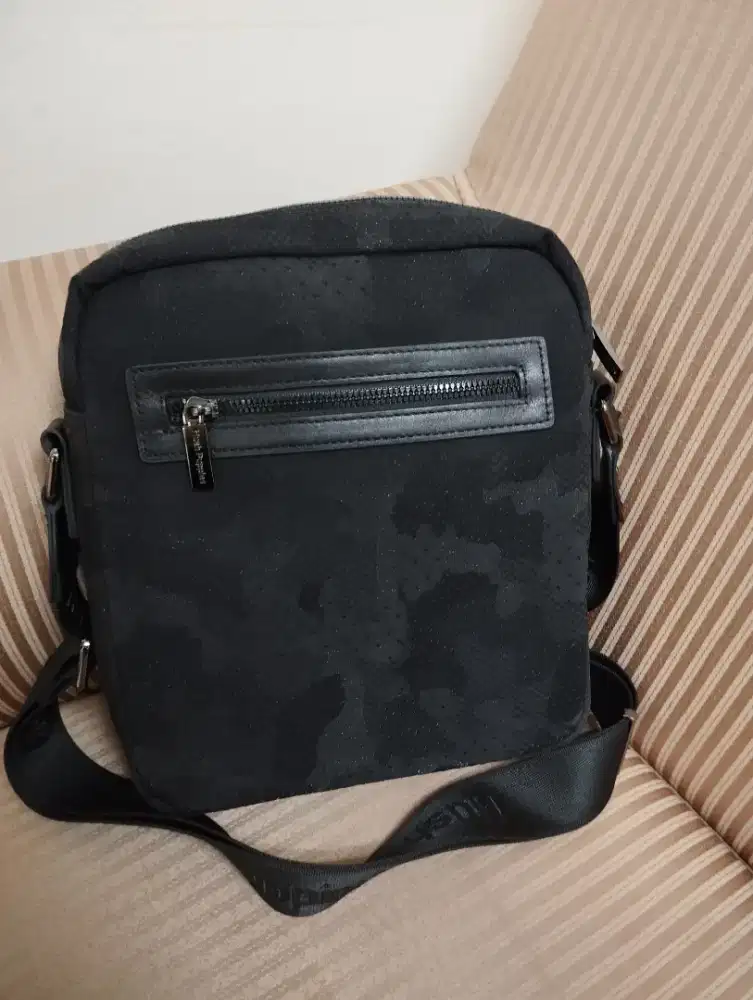 New Tas Pria Hush Puppies Stanley Sling bag Bag 225 Black