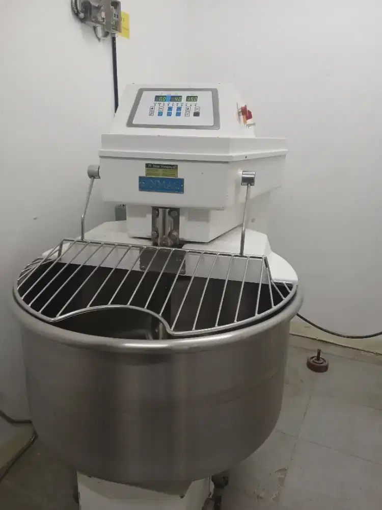 Mixer Spiral Sinmag kapasitas 100 kg flour, jarang pakai, terawat