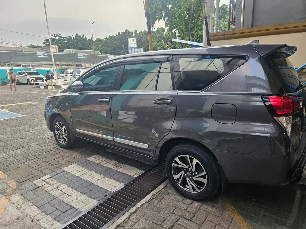 Toyota Kijang Innova 2022 Bensin