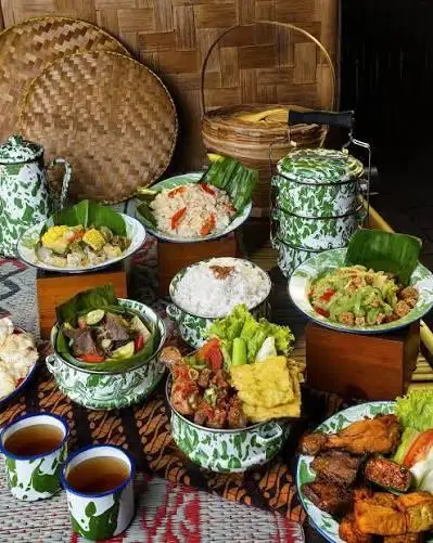 LOWONGAN COOK / STEWARD / WAITER