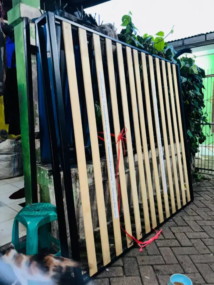 Dijual dipan besi ukuran 200x180x20
