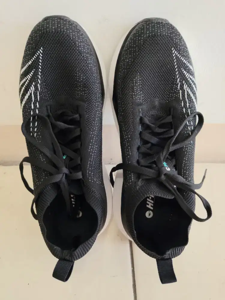 Sepatu Sneakers Hi-Tec Pro