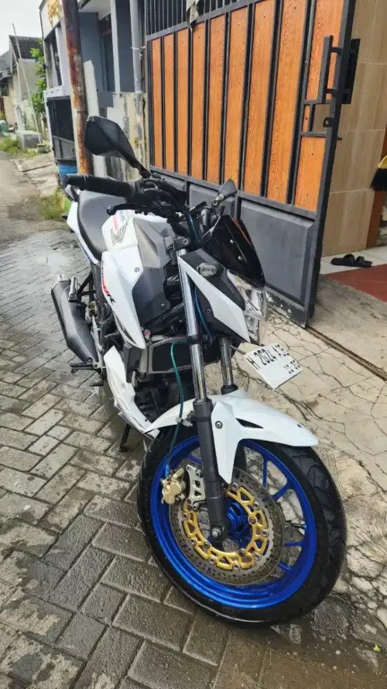 Cb 150r streetfire 2016