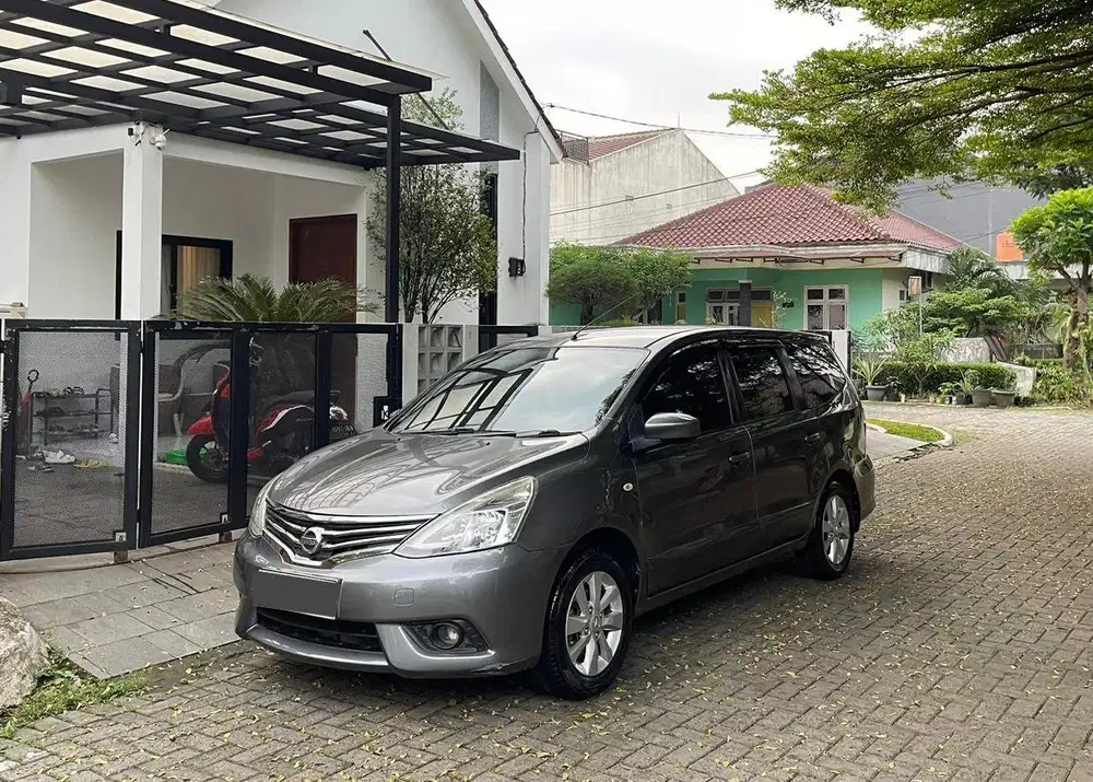 Grand livina 2014 XV AT matic model 2015 non hws sv