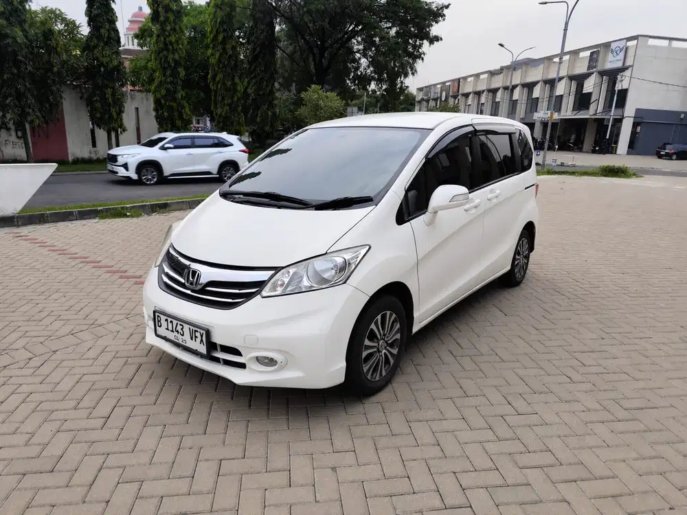 Honda Freed PSD 2014 Istimewa