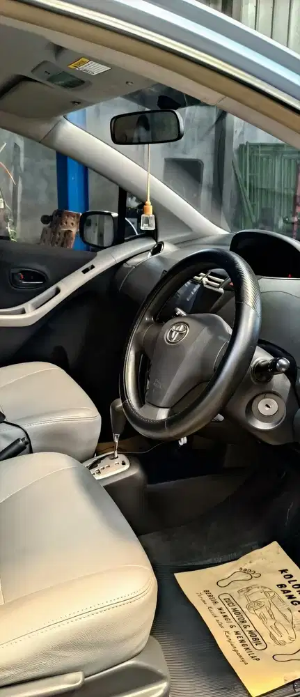 Toyota Yaris 2009 Bensin Rare item (warna baby blue)