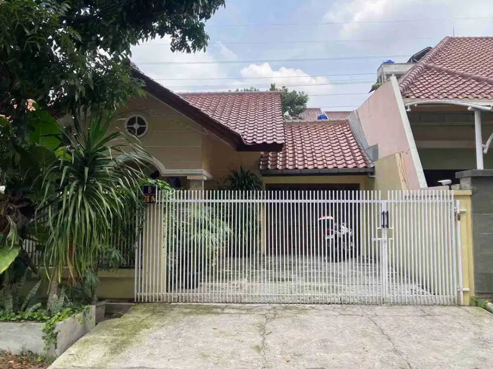 RUMAH LUAS ASRI STRATEGIS DI PASAR MINGGU