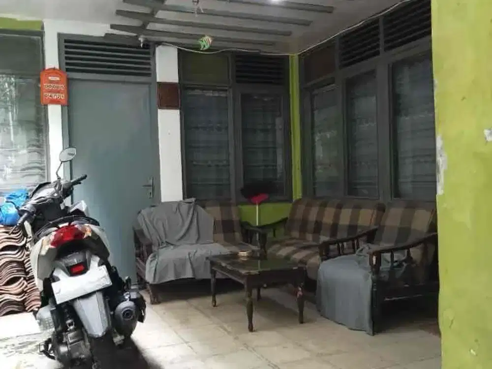 rumah klasik di GG  pusat kota Bandung jarang ada