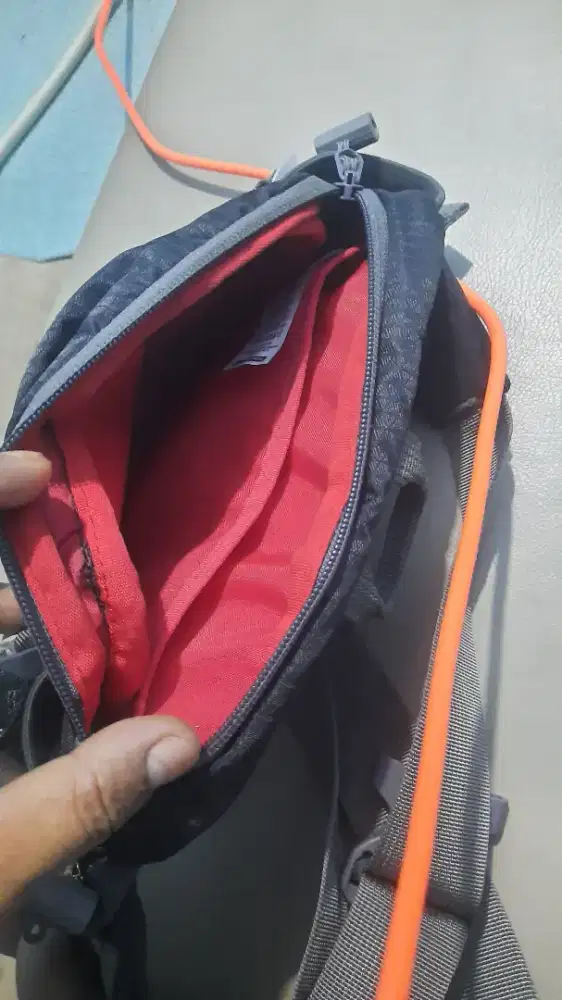 Tas pinggang Arei