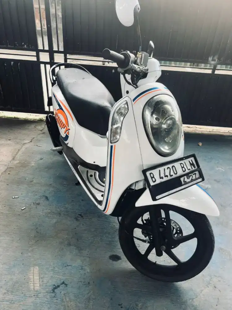 Honda SCOOPY 2017