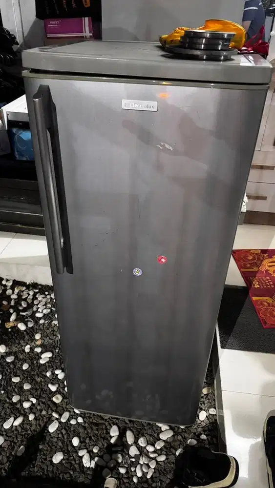 Jual kulkas electrolux beli 2jt jual 1jt
