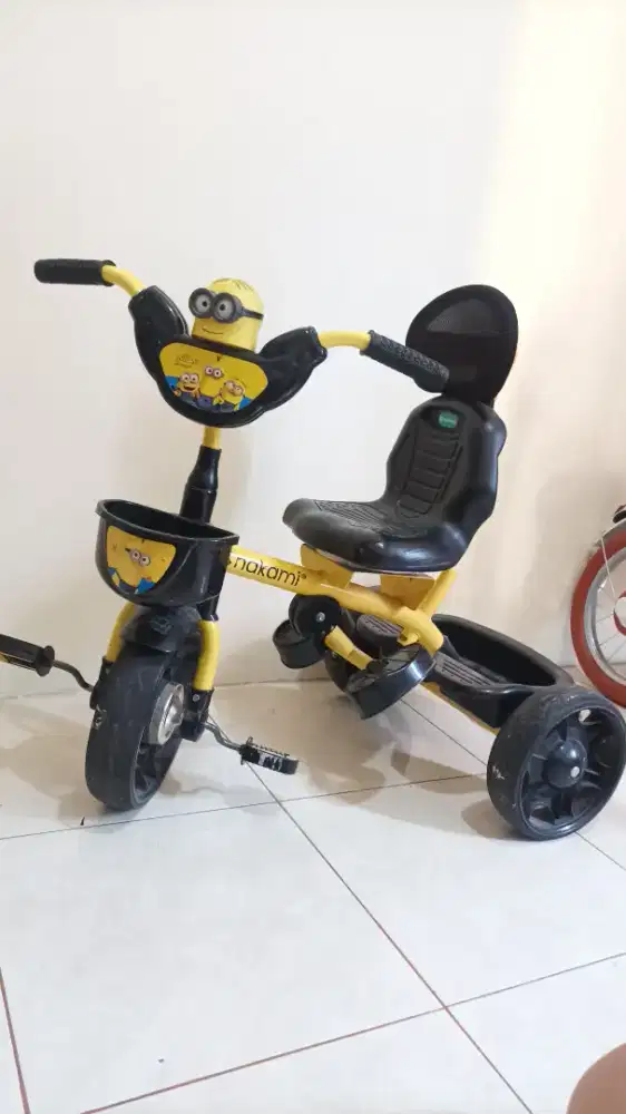 Sepeda roda 3 , lengkap dgn acecoris seperti gambar dishope