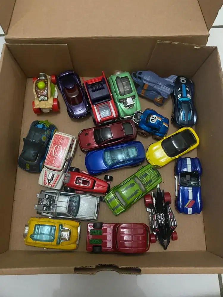 Mainan mobil Hotwheels 10k/pcs