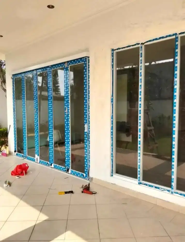 pintu lipat aluminium