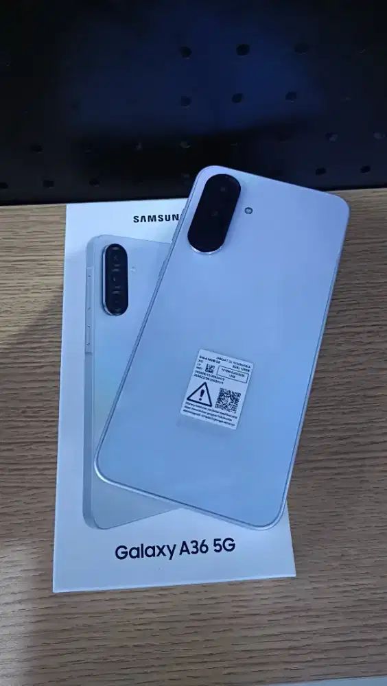 Samsung a36 8/128 like new