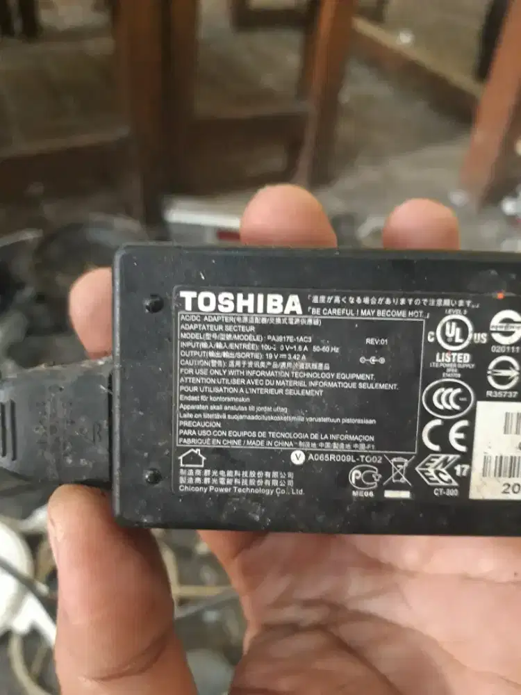Adaptor charger Laptop Toshiba