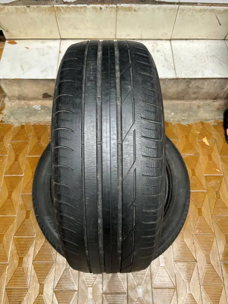 Ban Bridgestone Turanza T001 RFT  225 50 r18  1Pcs