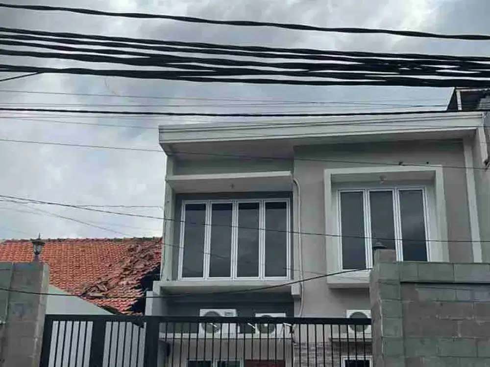 Rumah 2 lantai di Startegis buat kantor atau huni, akses 2 jalan mobil di Jagakarsa Jaksel