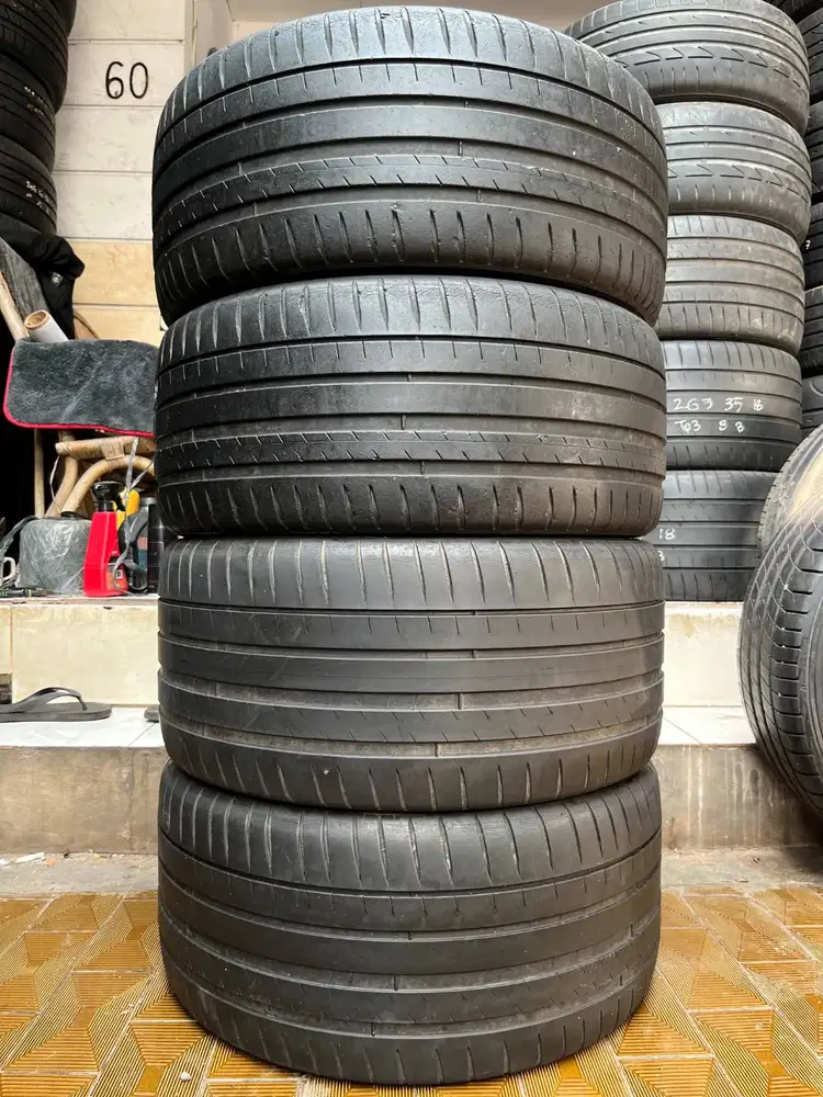 Ban Michelin Pilot Sport 4  255 35 r18 & 235 40 r18  4Pcs
