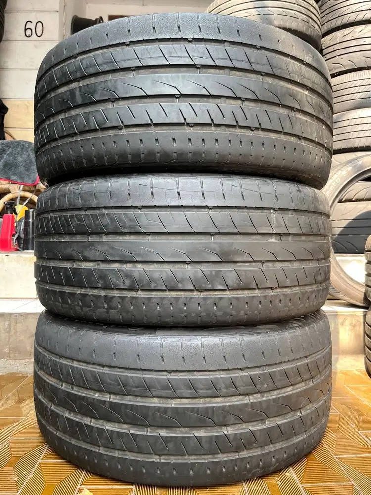 Ban Continental Ultra Contact UC6 Suv  275 40 r22  3Pcs