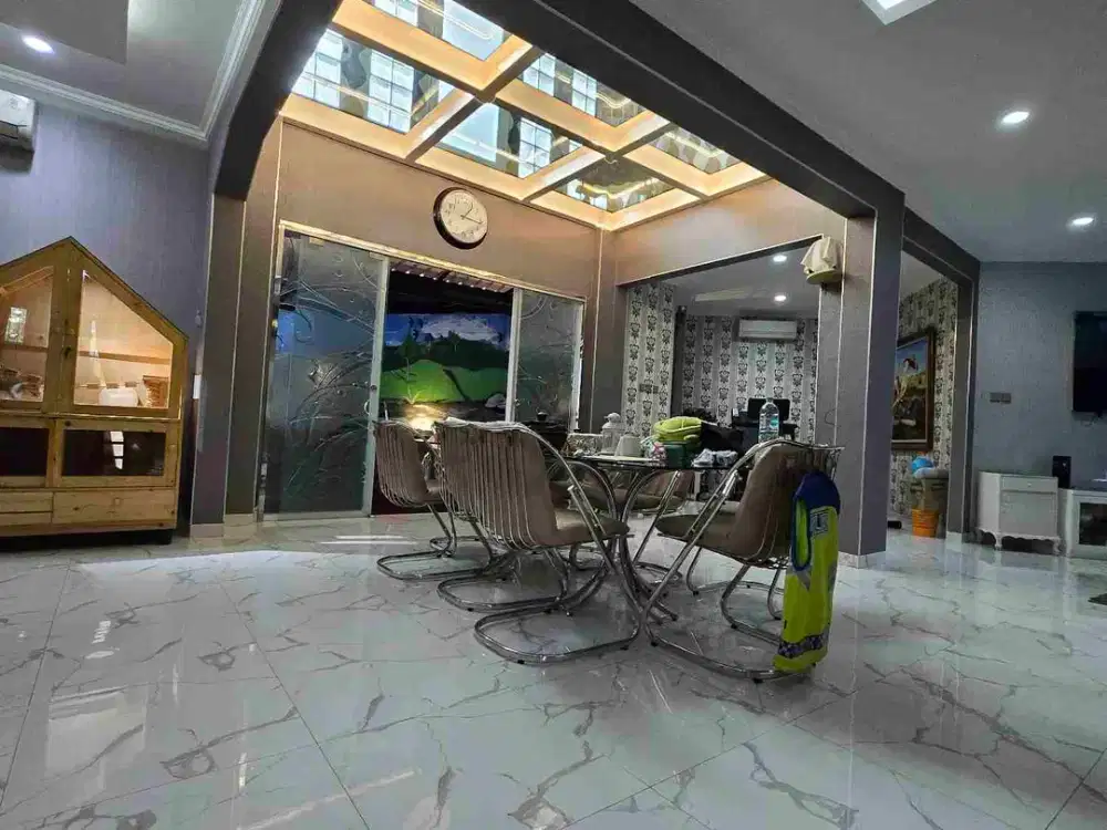 rumah 2 lantai luas 250 m2 Modern Minimalis di citra 2, pegadungan Jakarta Barat