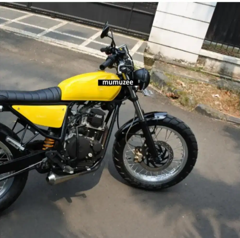 MOTOR CUSTOM BRAT STYLE