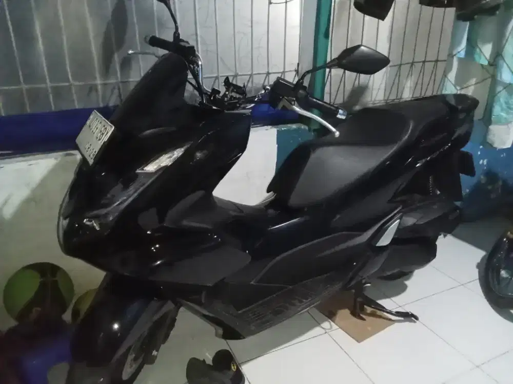 HONDA PCX HITAM