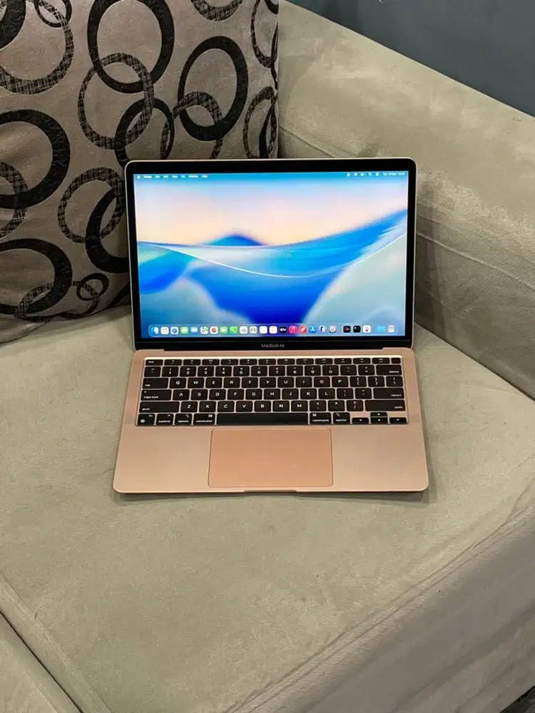 Macbook Air M1 13” 8/512GB Gold ada MINUS