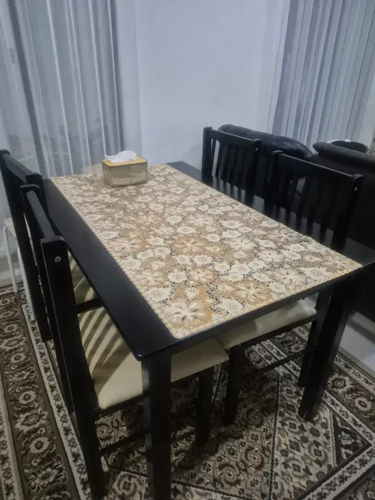 1 SET MEJA MAKAN UKURAN 50X90 CM