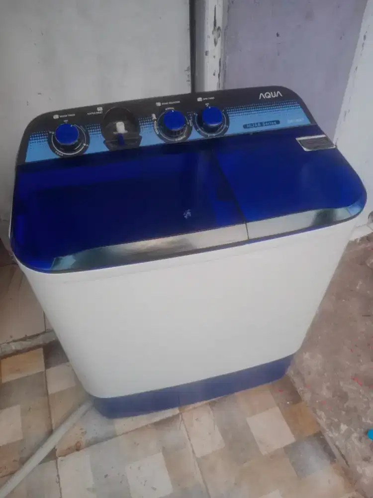 Mesin cuci merk aqua 7kg