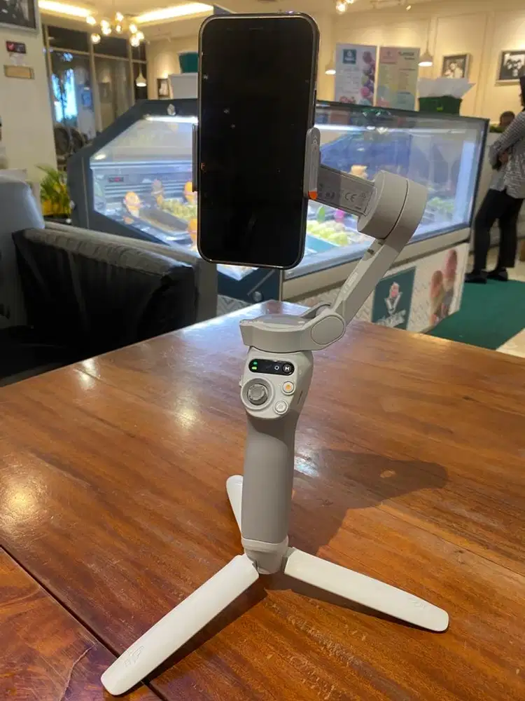 DIJUAL SMARTPHONE STABILIZER DJI LIKE NEW