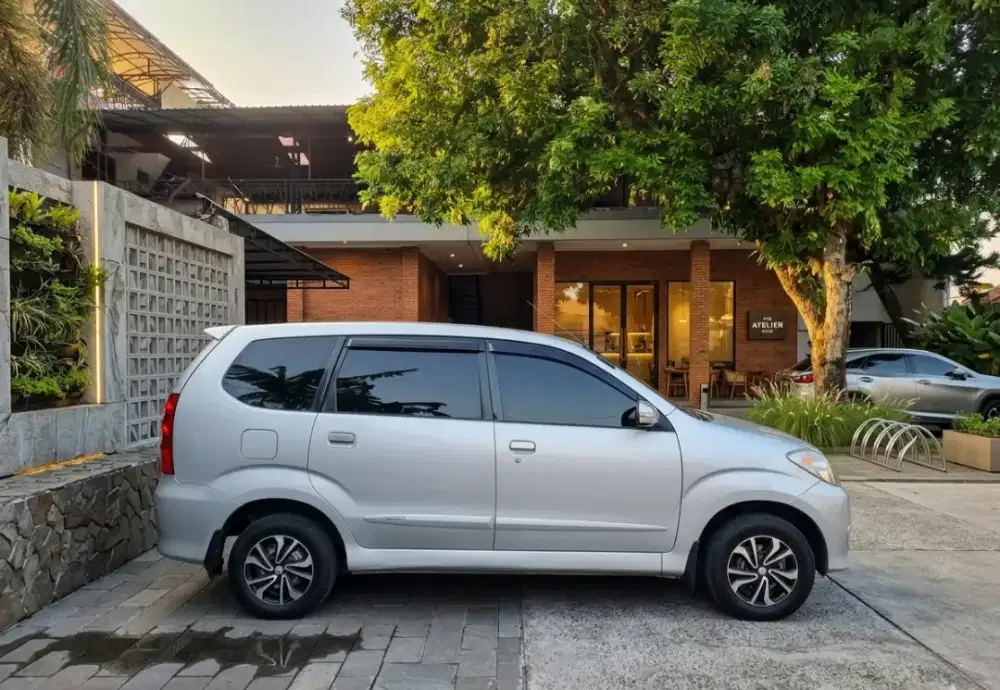 DAIHATSU XENIA LI MANUAL 2011