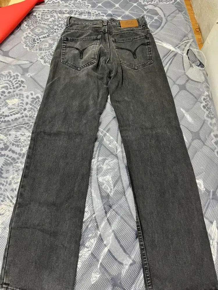 Celana Jeans Hitam