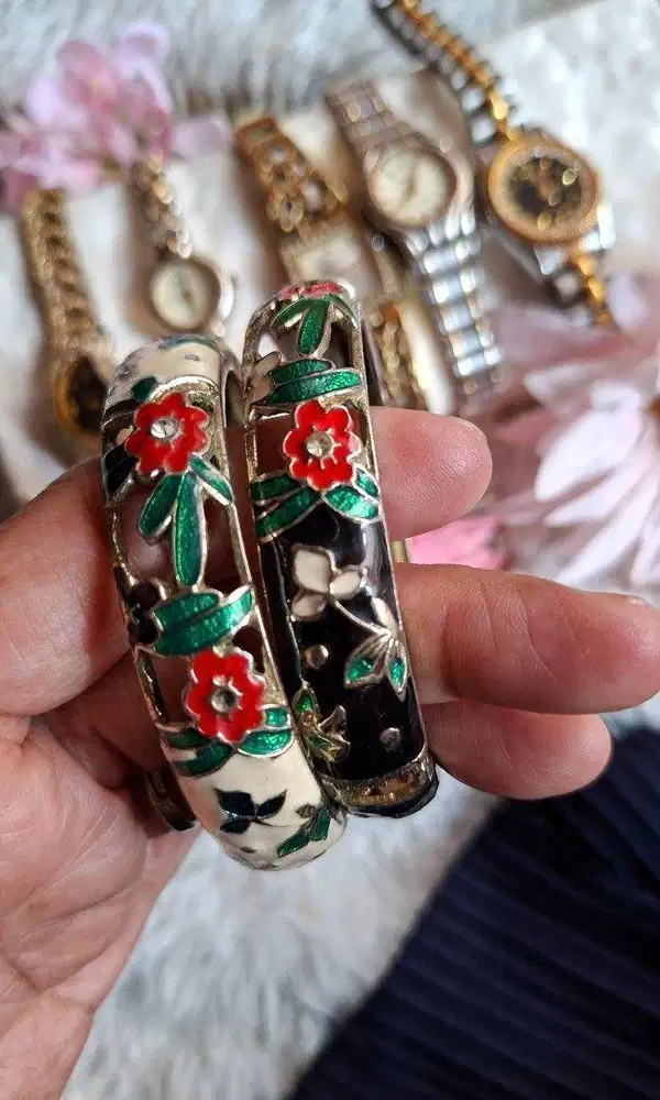 Bangle Vintage Motif Floral Gelang Enamel Vintage